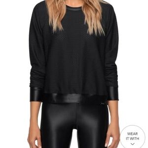 Nwt!Koral Mesh Top Size Medium